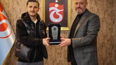 Trabzonspor, Enis Bardhi ile karşılıklı sözleşme feshi sonrası teşekkür plaketi