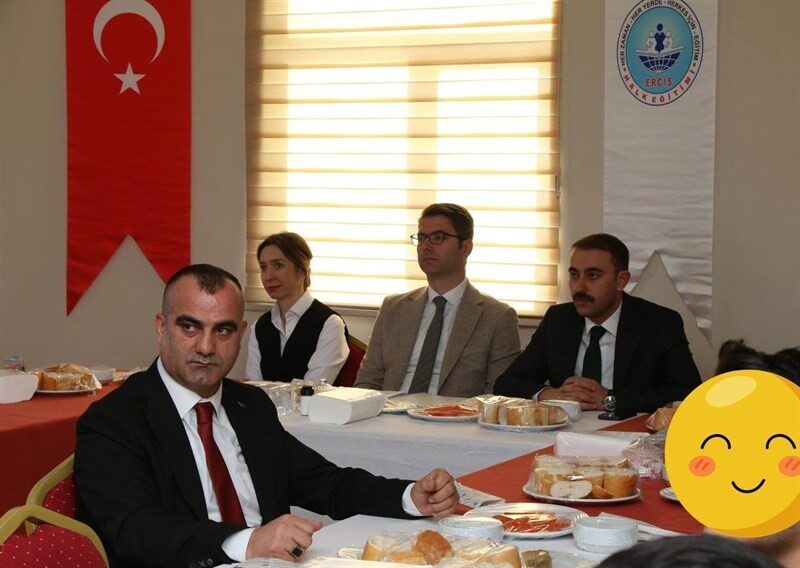 Erciş ilçesinde düzenlenen programa Kaymakam Muhammet Fatih Safitürk de katıldı.