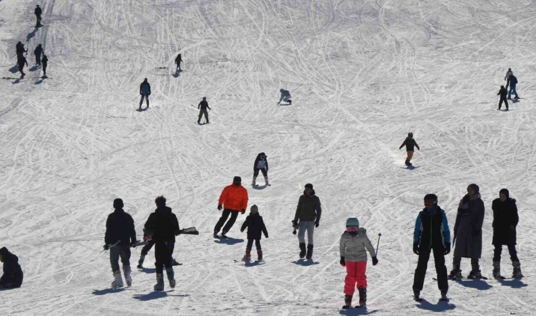 Ergan’da hafta sonu kayak heyecanı Erzincan'daki Ergan Dağı Kayak