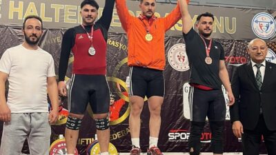 Erzincanlı Halterci İbrahim Özbay, Ankara'da düzenlenen Türkiye Halter Şampiyonası'nda 89