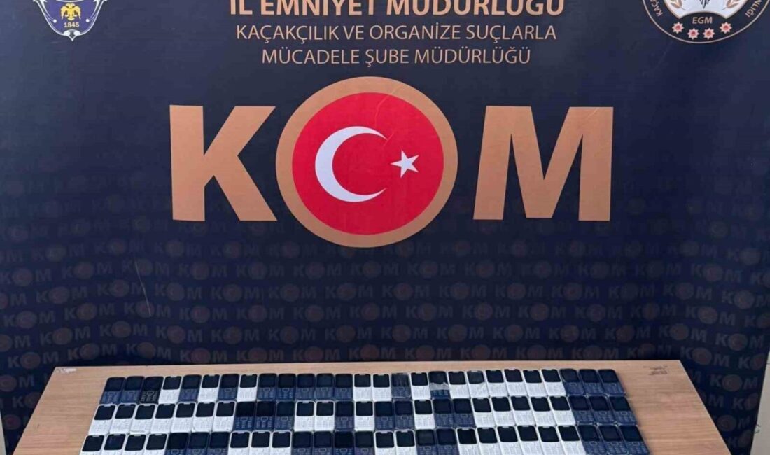 Erzurum’da 138 adet gümrük kaçağı cep telefonu ele geçirildi Erzurum'da yapılan operasyonda Emniyet