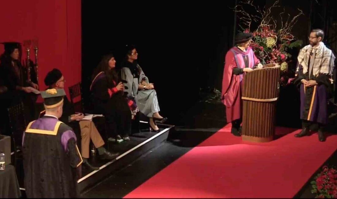 Eski bakanın oğlu Londra’daki mezuniyet töreninde Filistin’e desteğiyle dikkat çekti LSE'den Sosyoloji Doktora Programı'nı