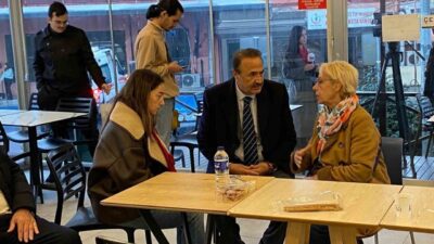 Eski Bakan Mehmet Sevigen, Edip Akbayram'ı ziyaret ederek ailesine geçmiş