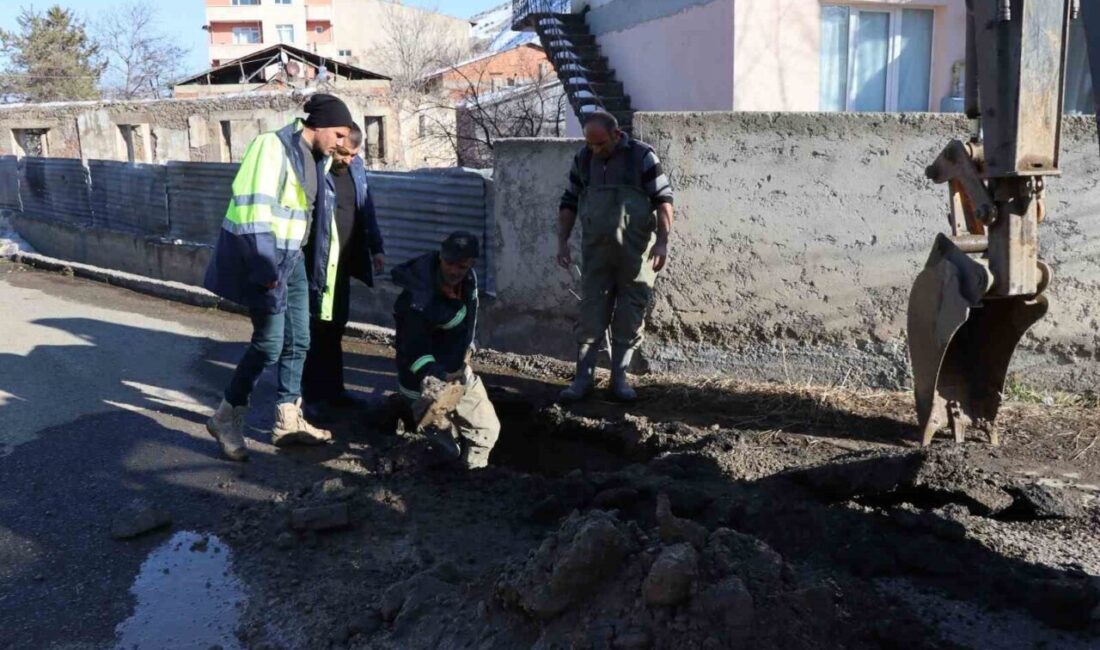 ESKİ ekipleri soğuk ve kışa rağmen çalışıyor Oltu'da kar ve soğuğa