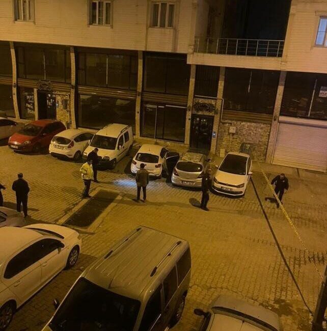 Birecik'te mahalle muhtar adayı Ömer Karaoğlan, evinin önünde silahlı saldırıya