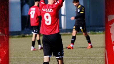 Eskişehirspor, hazırlık maçında 2 Eylül Spor Kulübü'nü 4-1 mağlup ederken
