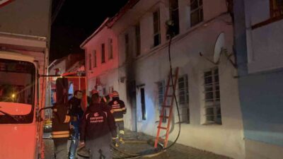 Eskişehir'deki yangın itfaiye tarafından kontrol altına alındı. Ev sahibi gözyaşları