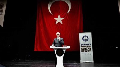 Şahinbey Belediyesi'nin Evlilik Okulu Projesi'nde eğitim gören 360 çift sertifikalarını