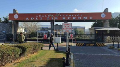 İstanbul Eyüpsultan’da İETT otobüsü ile kafa kafaya çarpışan araçta hayatını
