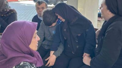 Mersin'in Tarsus ilçesinde Akondroplazi rahatsızlığıyla mücadele eden Ayşegül ve Alparslan