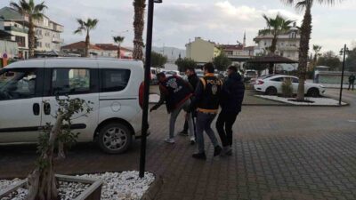 Fethiye'de H.Ç.'nin cep telefonu gasp edildi, şüpheliler E.Y. ve M.A.