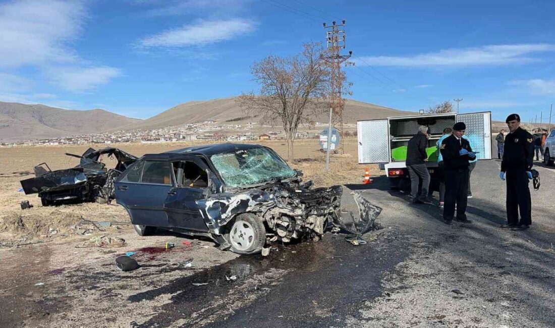Fiat Tofaş otomobil baba ve oğluna mezar oldu Derinkuyu'da trafik kazasında baba