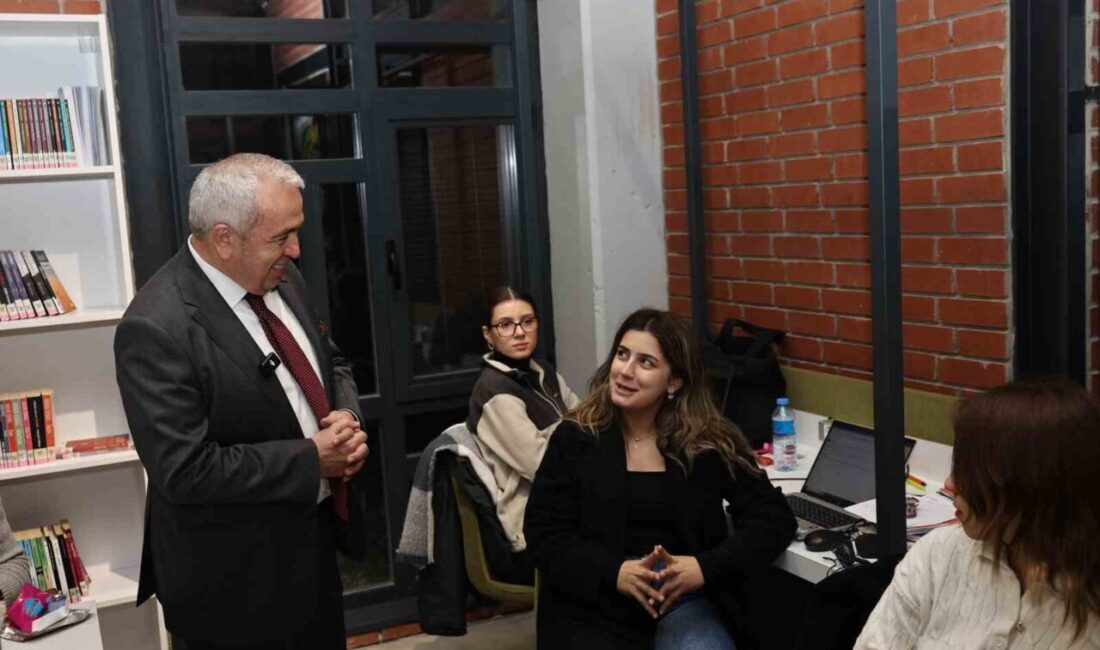 Nilüfer Belediye Başkanı Şadi Özdemir, üniversiteli öğrencilere destek olmak amacıyla