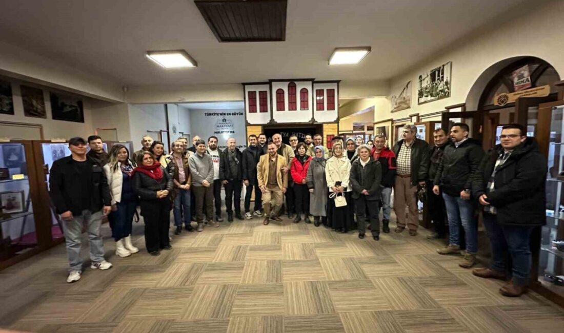 Malatya Fotoğraf Okuma Günleri etkinliğinde Fotoğraf Sanatçısı Orhan Alkaya, Levent
