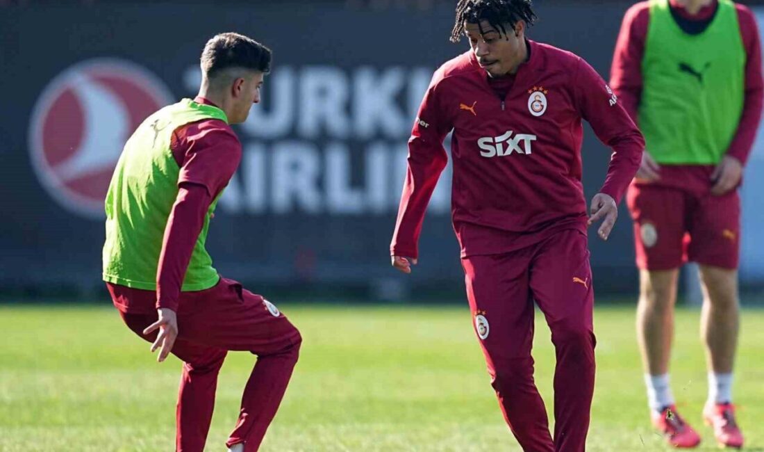 Galatasaray, Ajax maçı hazırlıklarına antrenmanla start verdi. Teknik Direktör Okan