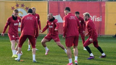 Galatasaray, Ajax maçı hazırlıklarını Florya Metin Oktay Tesisleri'nde sürdürdü. Antrenman,