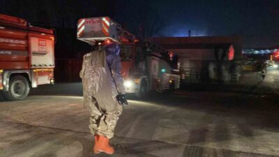 Kocaeli'nin Başiskele ilçesindeki gaz dolum tesisindeki koku ihbarı üzerine ekipler