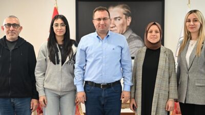 Gaziosmanpaşa Belediyesi'ne bağlı Gençlik Merkezi'nde eğitim gören Belinay Eğer, İngiltere'deki