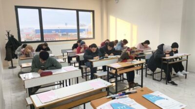 Gediz Gençlik Merkezi, Kütahya'da YKS ve TYT deneme sınavları düzenleyerek