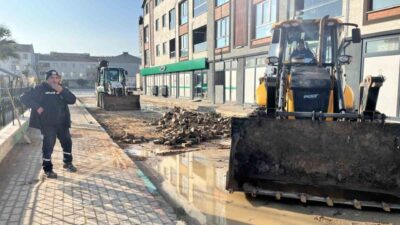 Gemlik Belediyesi ekipleri, asfalt, kaldırım ve parke çalışmalarını hız kesmeden