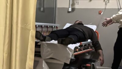 İnegöl'de kasap Zafer B. (21) çalışırken karnından yaralandı. Hızla hastaneye