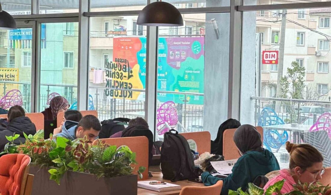 Gençlik merkezlerinde sınav mesaisi Bursa Büyükşehir Belediyesi'nin, sınav