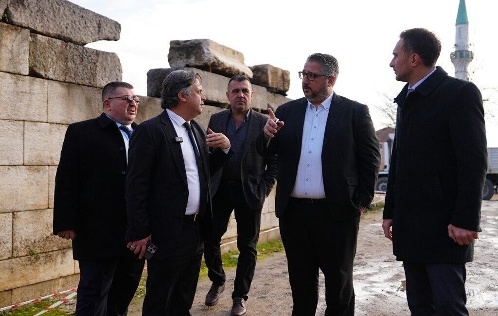 Düzce Belediyesi'nin Girne ile kardeş şehir olma önerisi kabul edildi.