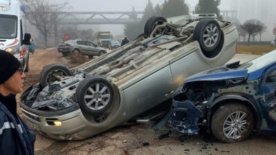 Eskişehir'de gizli buzlanma nedeniyle 3 farklı trafik kazası meydana geldi.