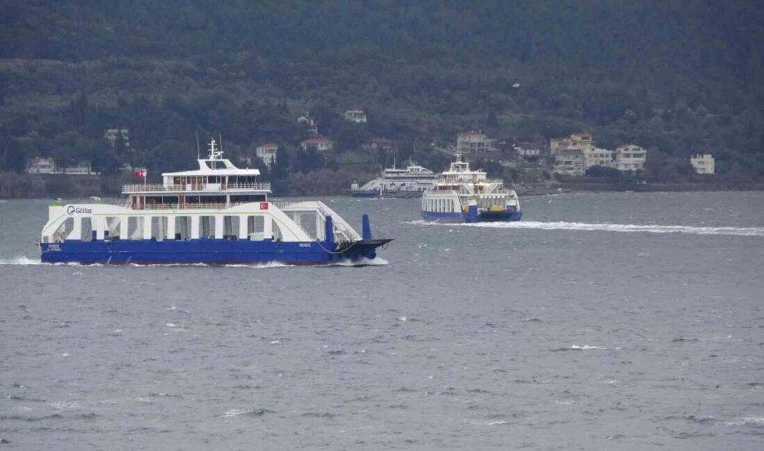 Gökçeada ve Bozcaada’ya bazı feribot seferleri iptal edildi Çanakkale'de olumsuz hava koşulları