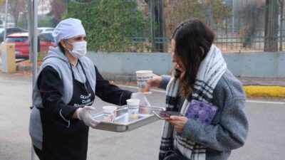 Eskişehir Büyükşehir Belediyesi, öğrenciler için başlattığı "Günaydın Çorbası" uygulamasına devam