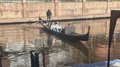 Eskişehir'de hava sıcaklığının yükselmesiyle birlikte Porsuk Çayı'ndaki gondol seferlerine ilgi