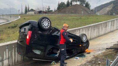 Amasya'da meydana gelen trafik kazasında, Yaşar Çoban yönetimindeki hafif ticari