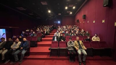 Bozyazı İlçe Müftülüğü önderliğinde, hafızlık öğrencileri sinema etkinliğinde buluştu. Motivasyonlarını