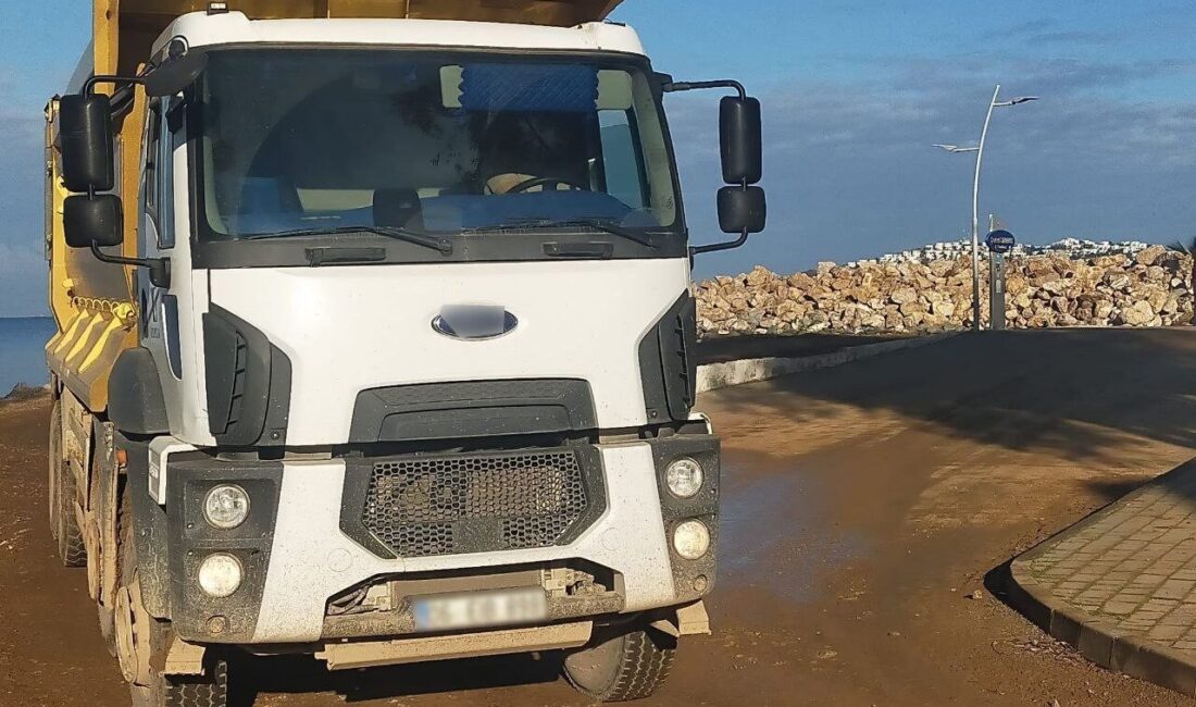Bodrum Belediyesi Zabıta Müdürlüğü, inşaat sezonunda yolları kirletenlere ceza kesiyor.