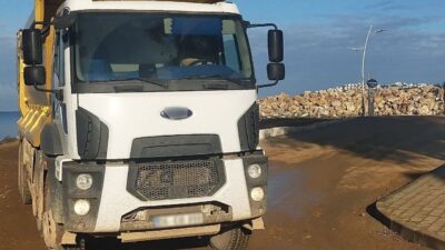 Bodrum Belediyesi Zabıta Müdürlüğü, inşaat sezonunda yolları kirletenlere ceza kesiyor.