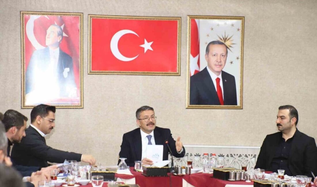 Hakkari Valisi Ali Çelik, belediyenin 2024 faaliyet raporunu açıkladı. Su