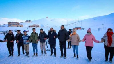 Hakkari Valisi Ali Çelik, Merga Bütan Kayak Merkezi'ni ziyaret ederek