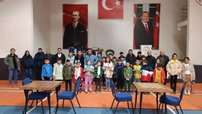 Hakkari Gençlik ve Spor İl Müdürlüğü tarafından düzenlenen ‘Satranç İl