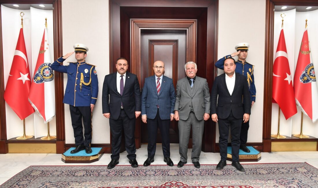 Çiçekdağı Belediye Başkanı Hasan Hakanoğlu, Köseli Belediye Başkanı Mustafa Duran