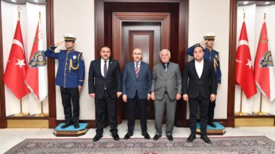 Çiçekdağı Belediye Başkanı Hasan Hakanoğlu, Köseli Belediye Başkanı Mustafa Duran