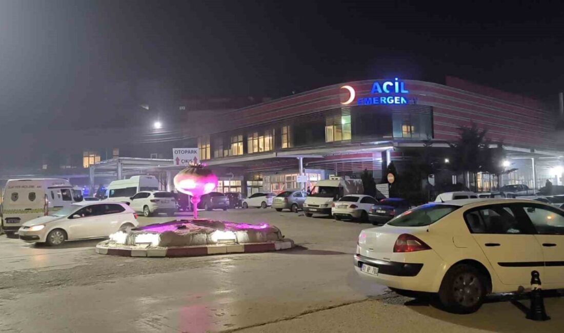 Afyonkarahisar Devlet Hastanesi'nde Mustafa A. isimli kişi, tartıştığı Derya Kozak'ı