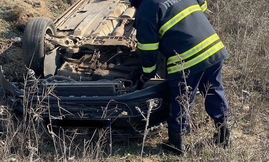 Hatay'da Kırıkhan-Reyhanlı yolu Gölbaşı Mahallesi'nde meydana gelen trafik kazasında, 3