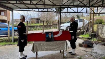 Zonguldak'ın Çaycuma ilçesine bağlı Ayvazlar Köyü'nde yaşayan emekli Hava Muhabere