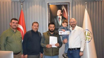 Germencik'te düzenlenen deve güreşi festivalinde bulunan hediye çeki, çoban Aşkın