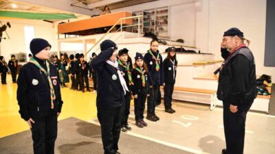 Tepebaşı Belediyesi'nin düzenlediği "İklim İzcileri" programı, çocuklara doğaya ve iklim