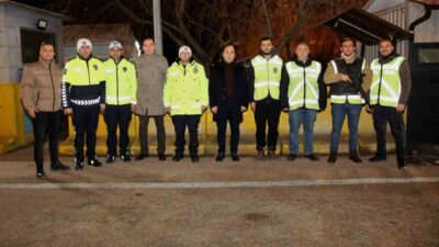 Eskişehir İl Emniyet Müdürü Tolga Yılmaz, yılbaşı gecesi yaptığı ziyaretlerde