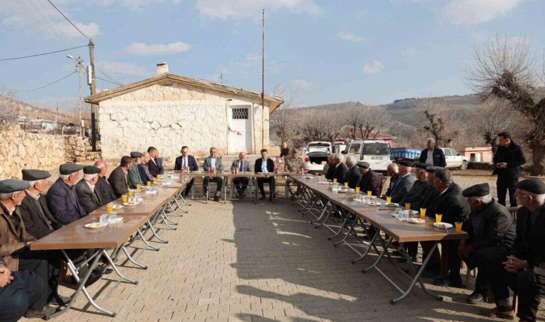 Adıyaman Valisi Osman Varol ve Belediye Başkanı Abdurrahman Tutdere, Kayaönü
