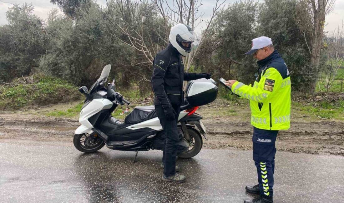 İncirliova’da jandarmadan motosiklet sürücülerine bilgilendirme İncirliova'da jandarma, motosiklet sürücülerine