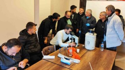 Kars Veteriner Hekimler Odası tarafından düzenlenen "İneklerde Rektovaginal Yöntemle Suni