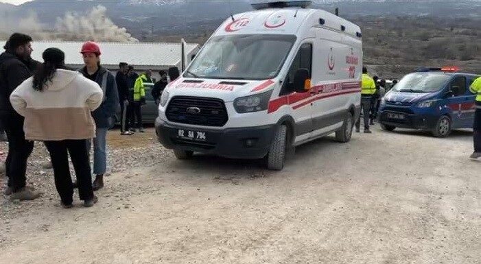İnşaat işçileri arasında kavga: 6 kişi yaralandı Adıyaman'ın Gölbaşı ilçesinde, konut